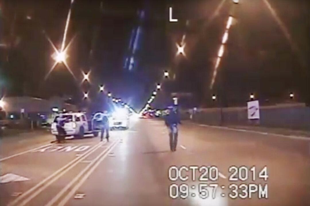 This New Dashcam Video Shows Moments Before Chicago Cop Fatally Shot Laquan McDonald