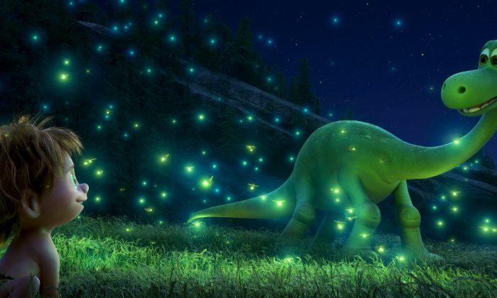 Movie Review: ‘The Good Dinosaur’ Helps Toddlers Stamp Out Fear of Life!