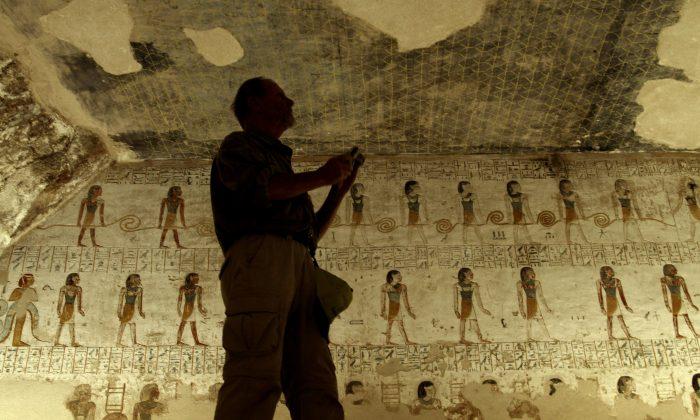 Egypt Says 90 Percent Chance of Hidden Rooms in Tut Tomb