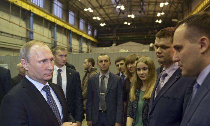 Putin Says Russia Has ‘More Proof’ ISIS Sending Oil Through Turkey