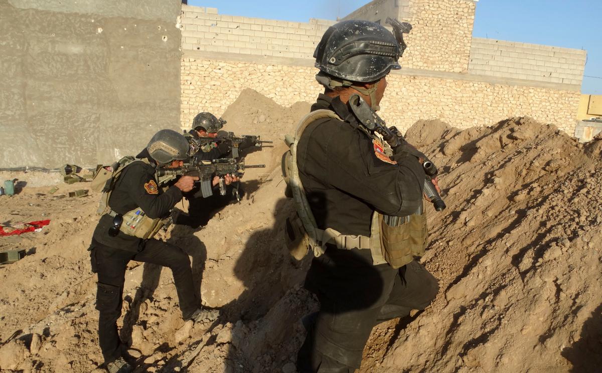Iraqi Forces Surround Ramadi, but It Could Be a Long Siege