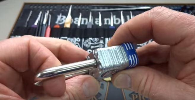 Want to Break a Master Lock? Expert Shows Just How Easy It Is