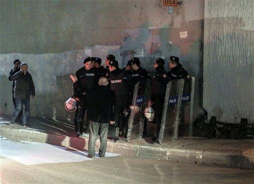 Bomb Explodes in Istanbul Near Subway Station, Wounds 5