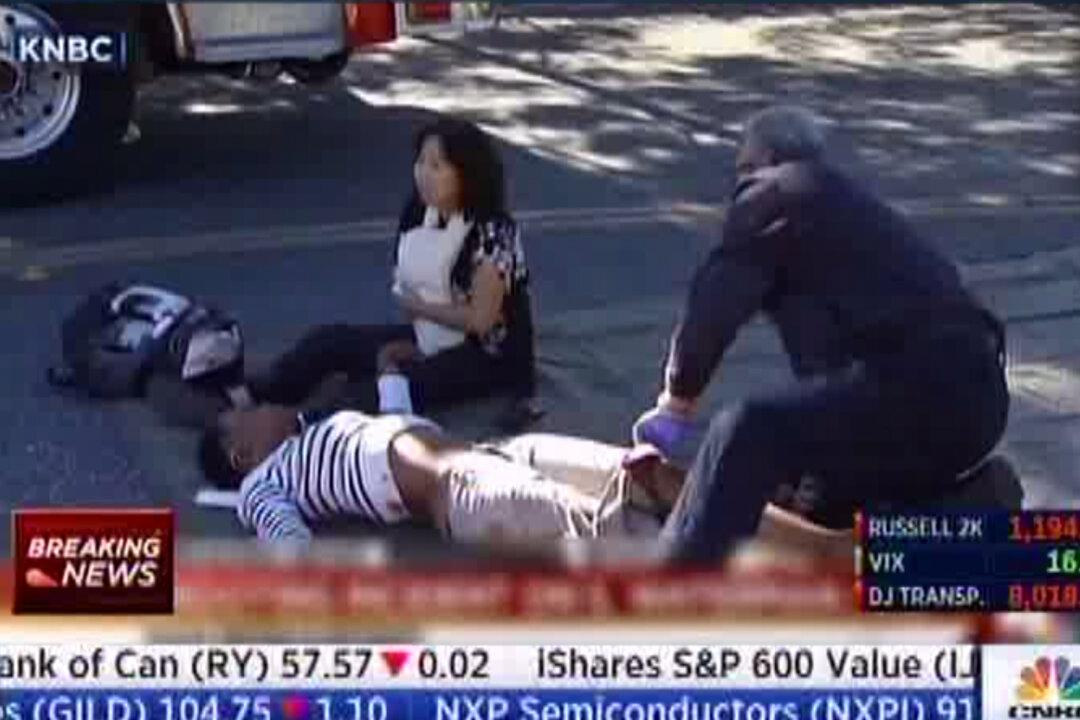 Viral Video: Hero Cop at California Massacre Tells Terrified Workers He'll Take a Bullet for Them