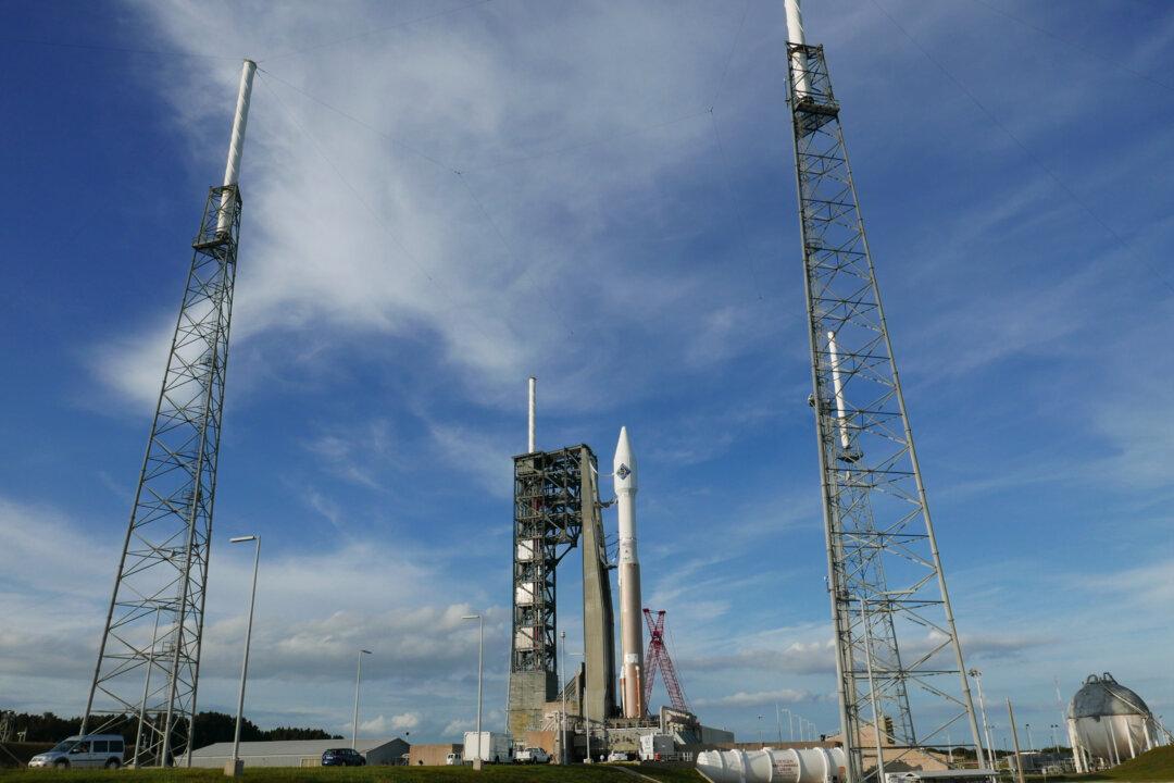 More Lousy Weather as NASA Tries for Space Station Delivery