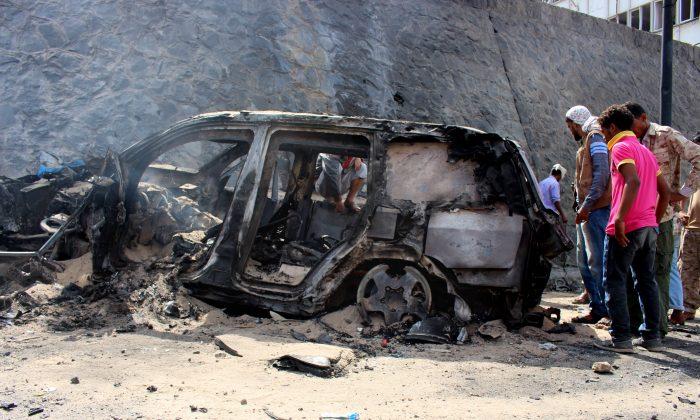 ISIS-Claimed Bombing Kills Yemeni Governor, 6 Guards in Aden
