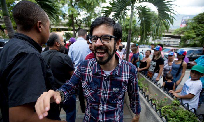 Venezuelan Opposition Wins Legislative Voting in Landslide