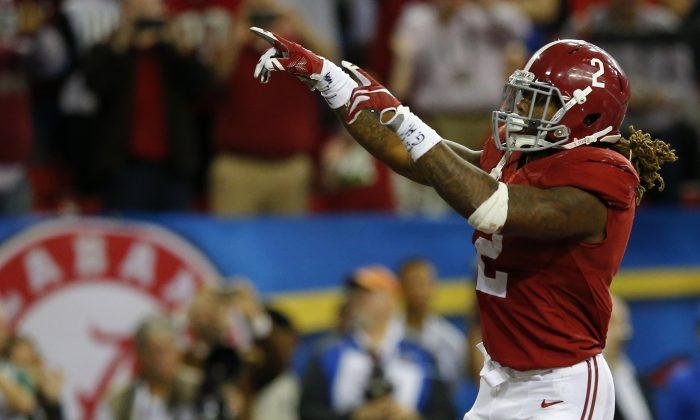 Why Derrick Henry Should (Narrowly) Win the Heisman
