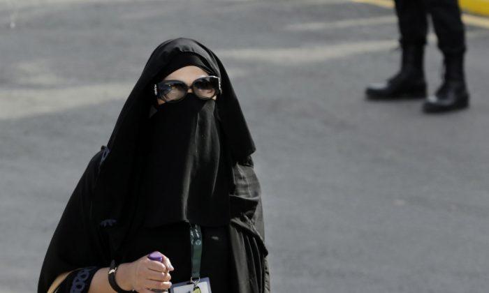 Saudi Women Face Off Against Men for First Time in Elections