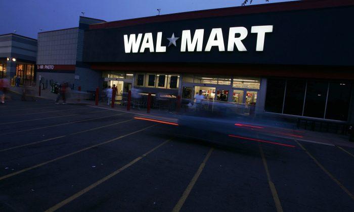 2 Injured, 1 Suspect Killed Outside Kansas Wal-Mart