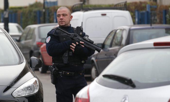 Paris School Teacher Lied About Being Stabbed in Throat by Hooded ISIS Supporter [Updated]
