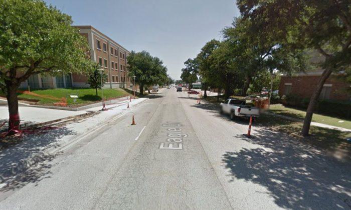 University of North Texas Police Shoot and Kill Student Carrying an Ax