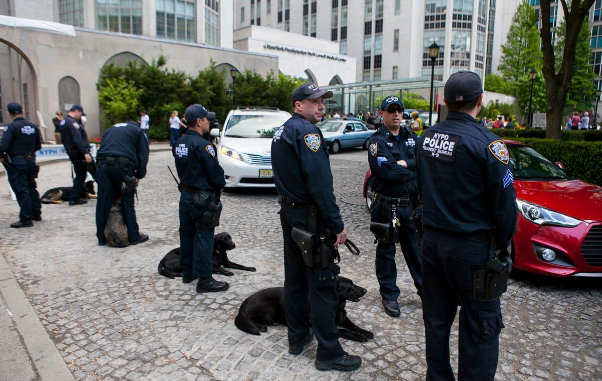 Mayor de Blasio Scoffs School Terrorist Threat as ‘Generic and Outlandish’