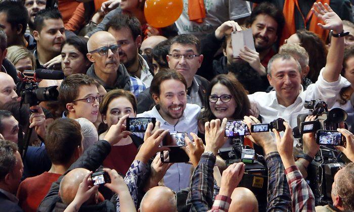 Spaniards Vote in Historic Election With New Upstart Parties