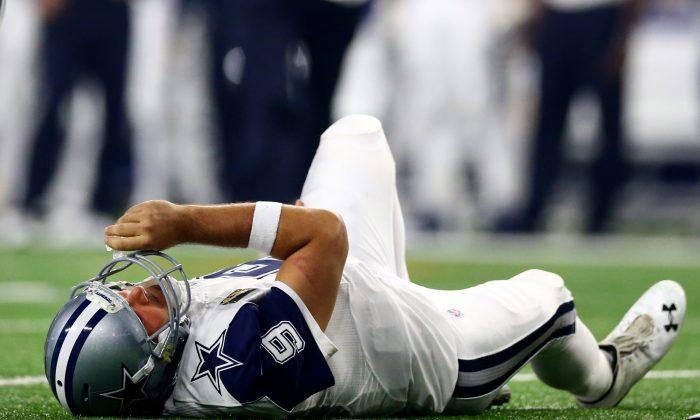 Cowboys Tony Romo Has Broken Bone in Back
