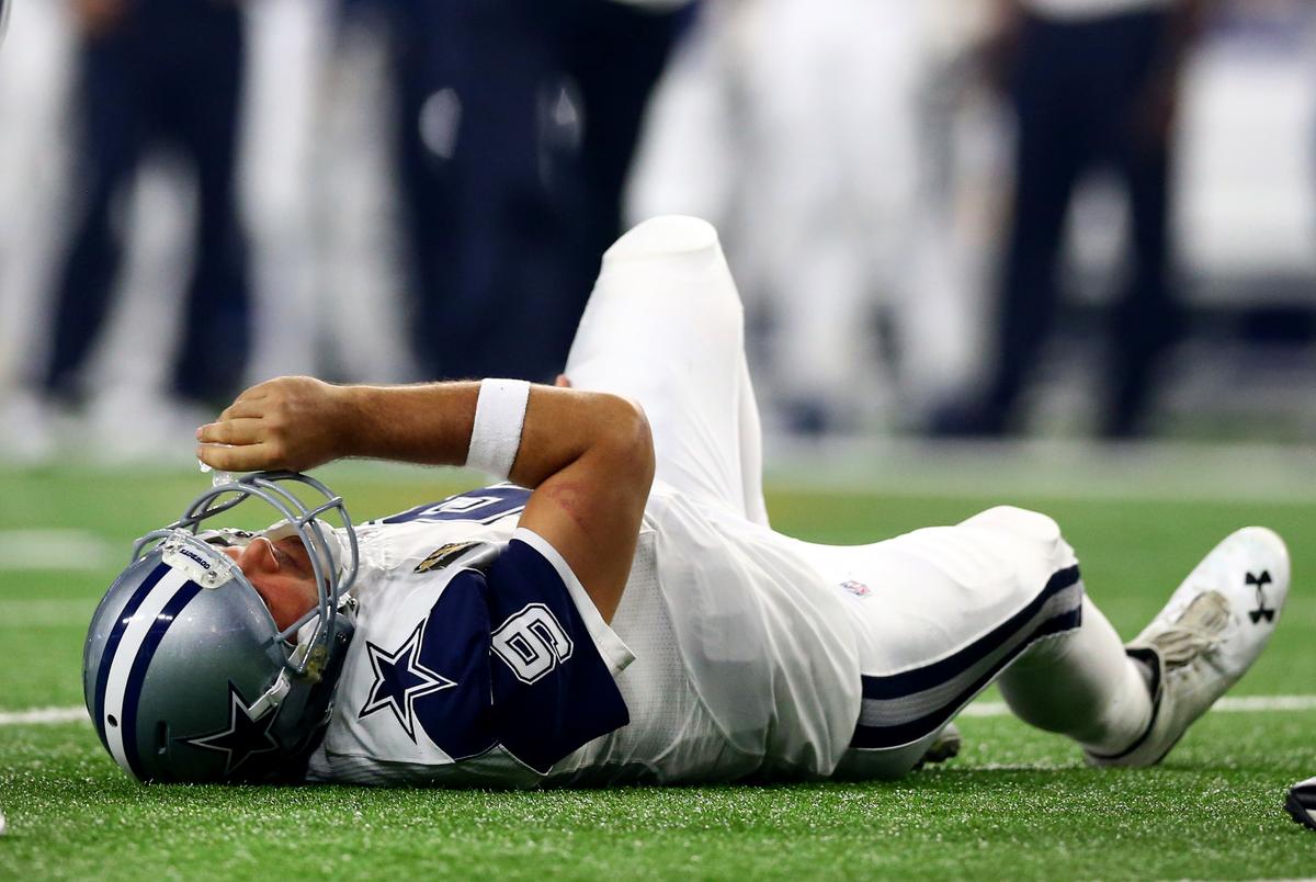 Cowboys Tony Romo Has Broken Bone in Back