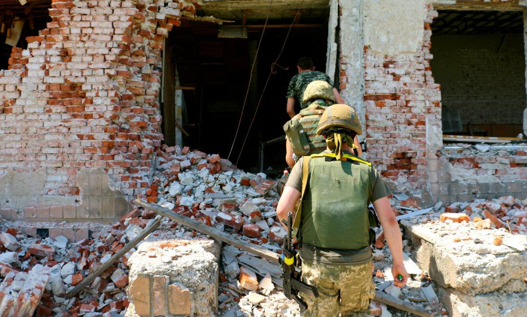 Ukraine War Freezes Over as State Department Updates Travel Warning