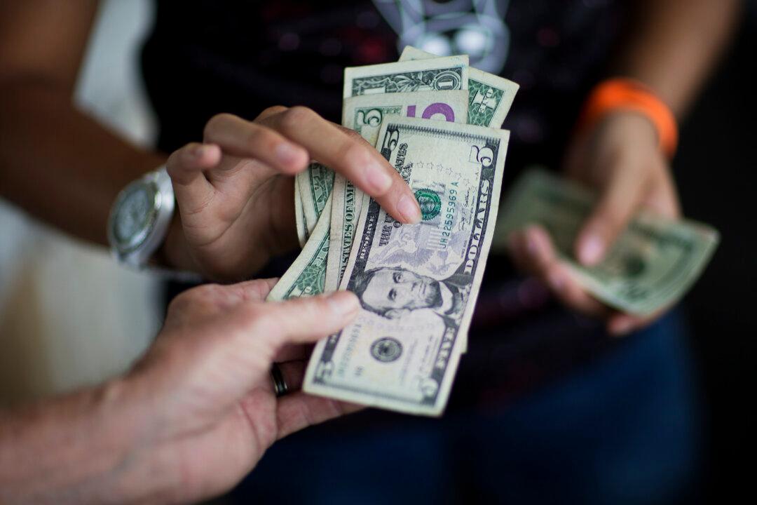 Sharp Increase in Wages Contributing to Growing Concern Over Rising Inflation: Economists