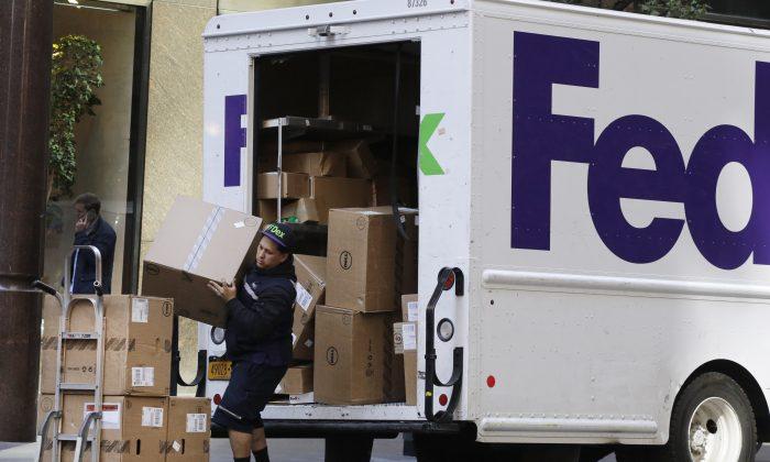Arizona Police: No Arrests in Theft of FedEx Delivery Truck