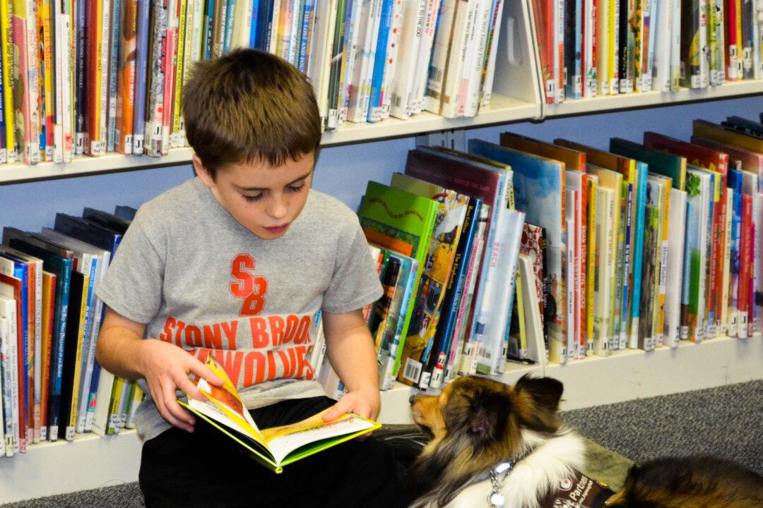 Dusty Gives Children the Best Gift of All—A Chance to Read to Him