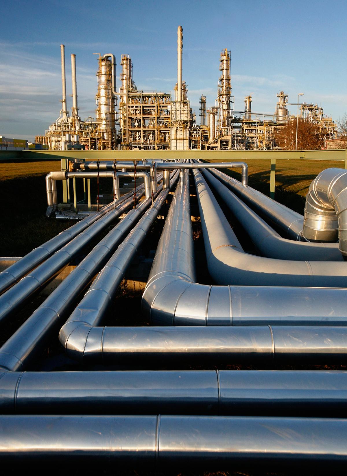 French multinational TOTAL oil refinery in Leuna, Germany, on Jan. 10, 2007. (Katja Buchholz/Getty Images)