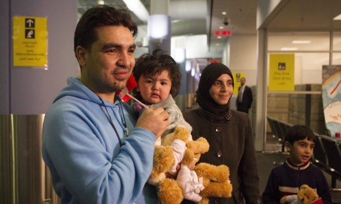 Social Media Playing Key Role as Syrian Refugees Arrive in Canada