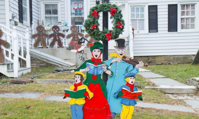Photo Gallery: Holiday Decorations Around Orange County