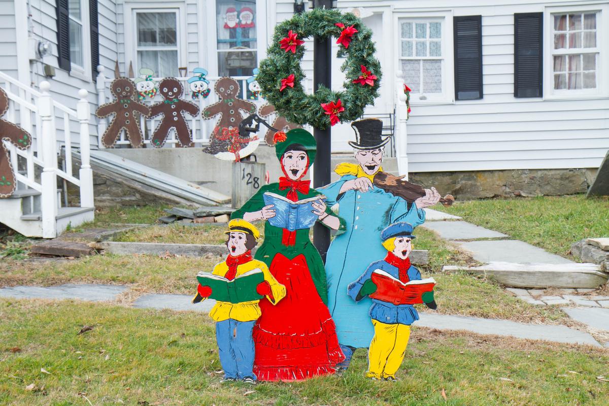 Photo Gallery: Holiday Decorations Around Orange County