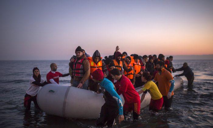 Turkey Says 19 Migrants Drown After Boat Capsizes