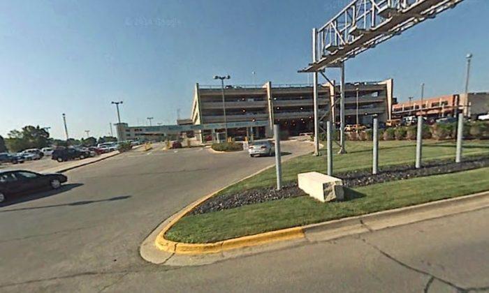 Officer Accidentally Fires Gun in Des Moines Airport While Practicing ‘Quick Draw’