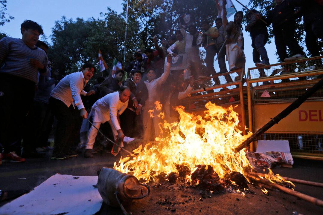 India’s Modi Arrives in Pakistan on First Visit as Premier