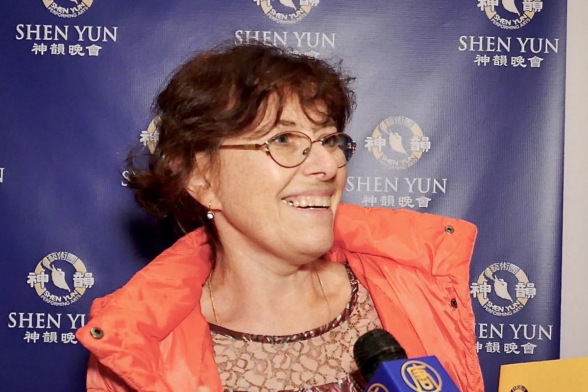 Violinist Alla Aranovskaya Praises Shen Yun Musicians’ Skills