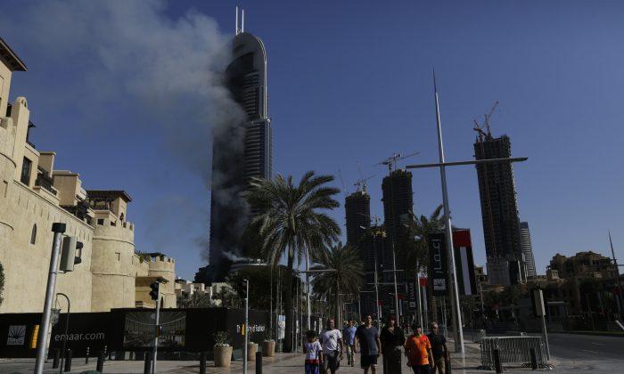 New Year’s Eve Skyscraper Fire in Dubai Smolders Into 2016