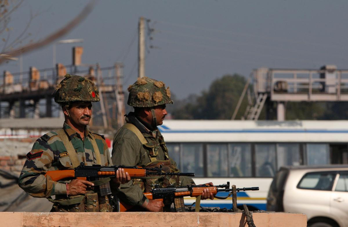 India Air Force Base Attack Leaves 4 Gunmen, 2 Troops Dead