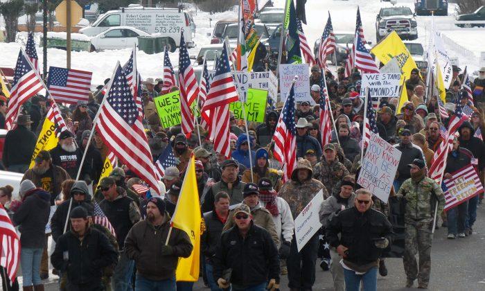 Clive Bundy Sons Lead Armed Group in Occupying Malheur National Wildlife Refuge Building