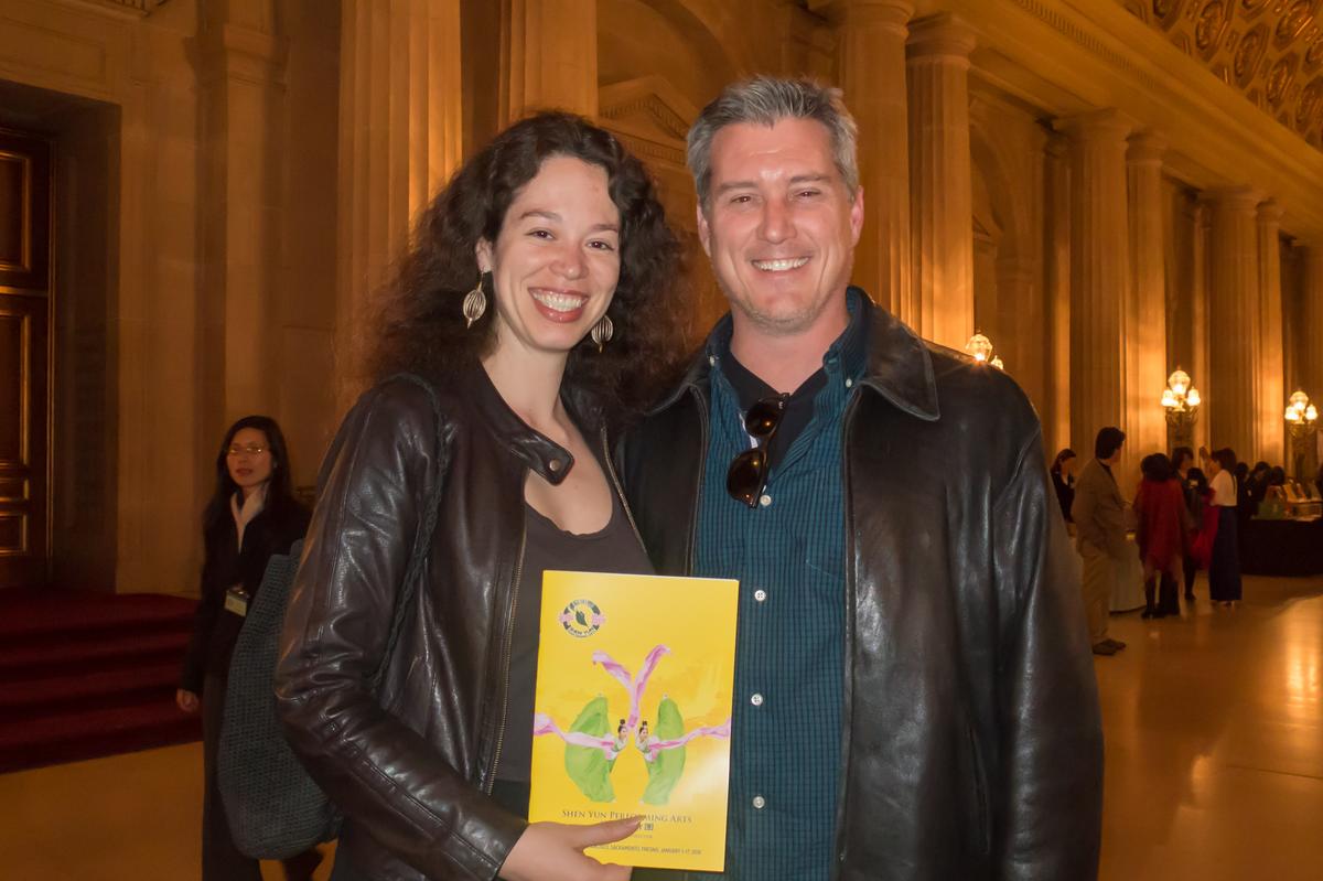 Singer Finds Shen Yun Erhu Solo ‘Transcendentally Lovely’