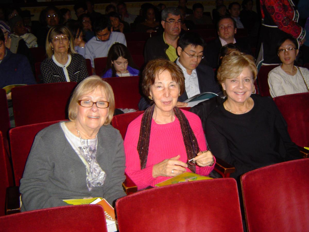 Educators Inspired by Compassion in Shen Yun