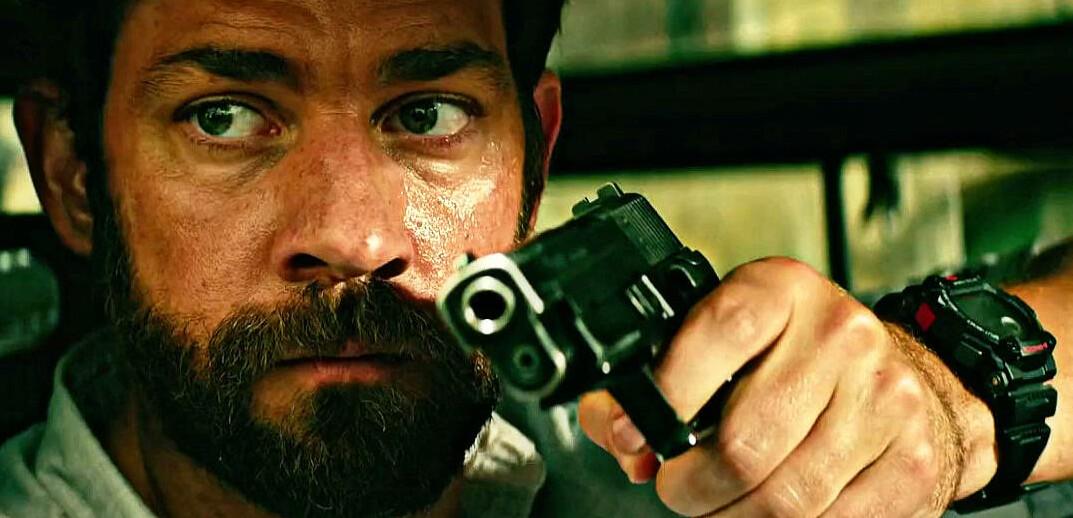 Jack Silva (John Krasinski) in a Mexican stand-off, in “13 Hours: The Secret Soldiers of Benghazi." (Paramount Pictures/3 Arts Entertainment/Bay Films)