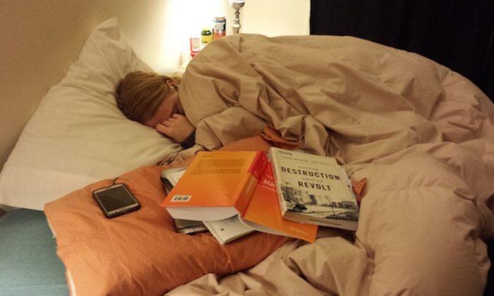 Viral Photo: Man Takes Photo of Girlfriend Sleeping, But It’s Out of Love