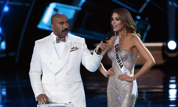 Steve Harvey Reportedly ‘Sobs and Begs Miss Colombia for Forgiveness’