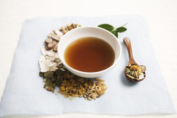 Korean herbal medicine can heal the root cause of sinusitis. (Courtesy of Dr. Seo)