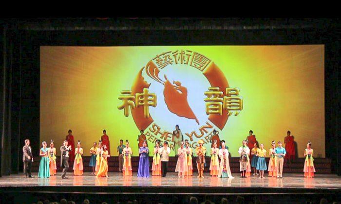 Shen Yun Fast Becoming a Tradition for Florida Audiences