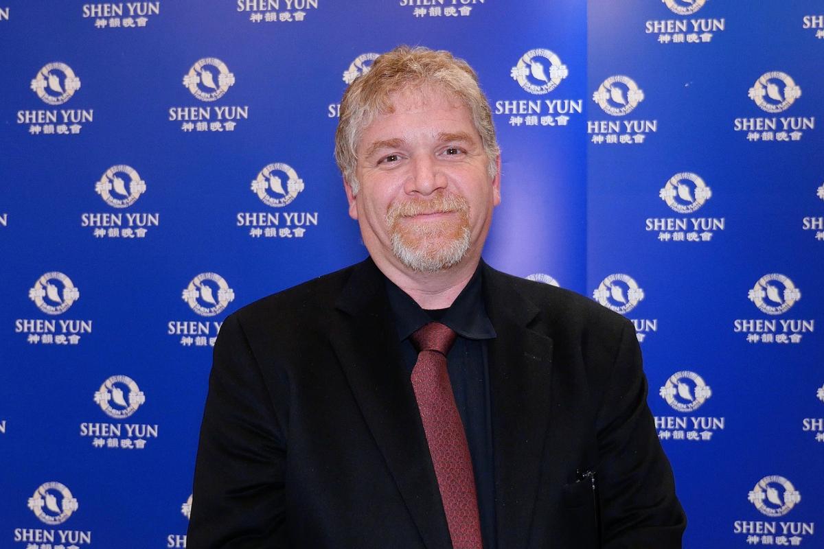 Event Producer Says Shen Yun Uplifts, Improves Morality