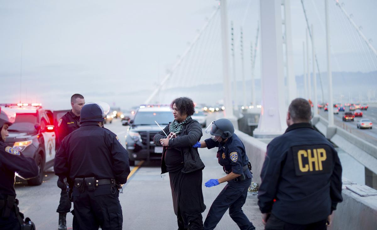 25 MLK Day Protesters Arrested for Blocking Bridge Near Oakland, California