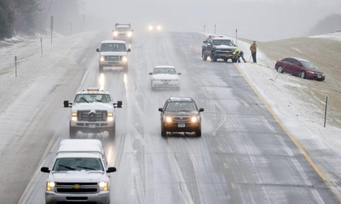 Miles of Interstate 90 in Central New York Closed Over Car Accidents, Snowy Weather