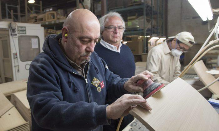 Montreal Factory Gives Syrian Refugees Jobs, French Classes