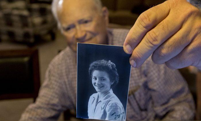 WWII Veteran to Reunite With Wartime Girlfriend After 70 Years Apart