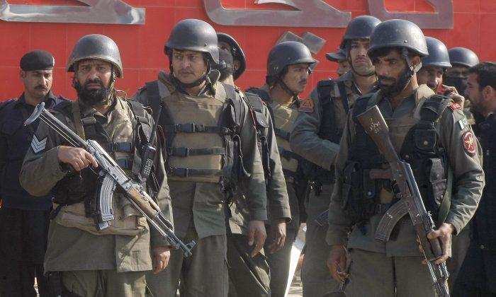 Taliban Kill 19 in Attack at Northwest Pakistani University