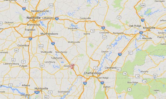 Tractor Trailer Crashes and Overturns on Monteagle Mountain in Tennessee