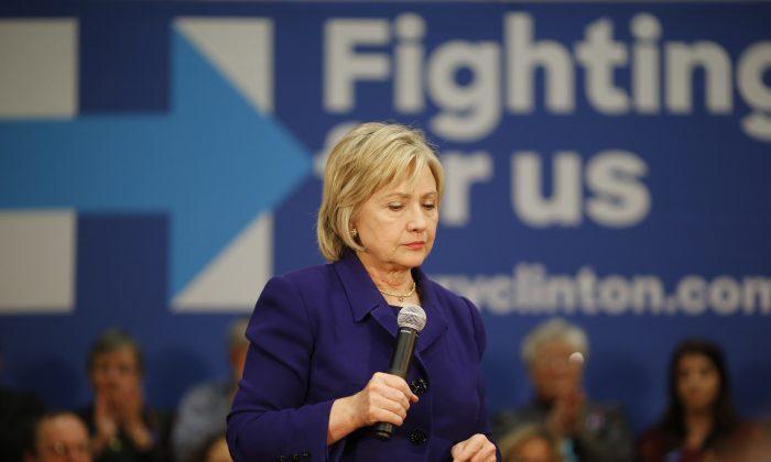Hillary Clinton Angers Iowa Supporters Who Waited Hours for a Five-Minute Speech